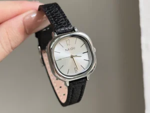 Retro Đơn Giản Vuông Mặt Số Nhỏ Niche Cao Cấp Cảm Giác Đồng Hồ Nữ Thắt Lưng Nhỏ Thạch Anh Đồng Hồ Nữ